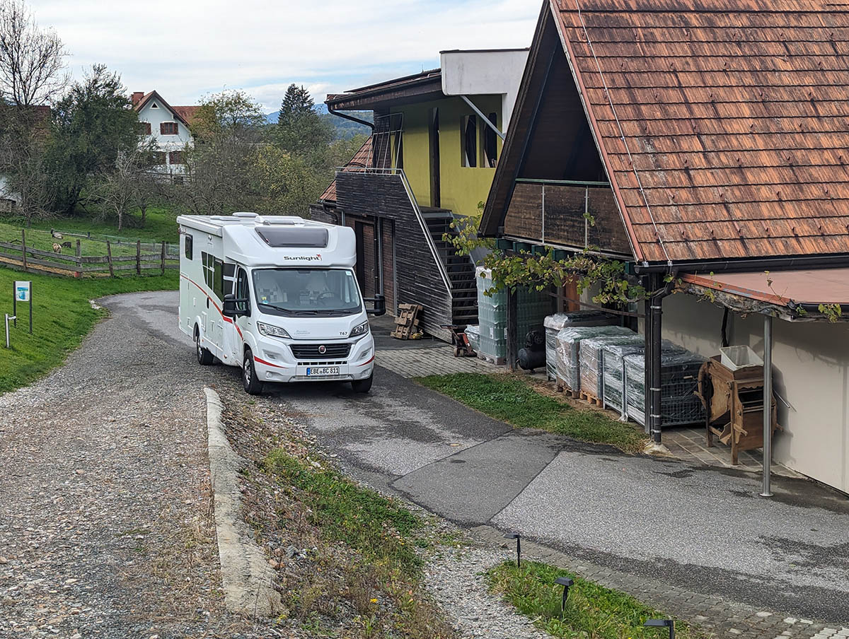 Der Bavarian Camper auf dem Weingut Strablegg in der Steiermark