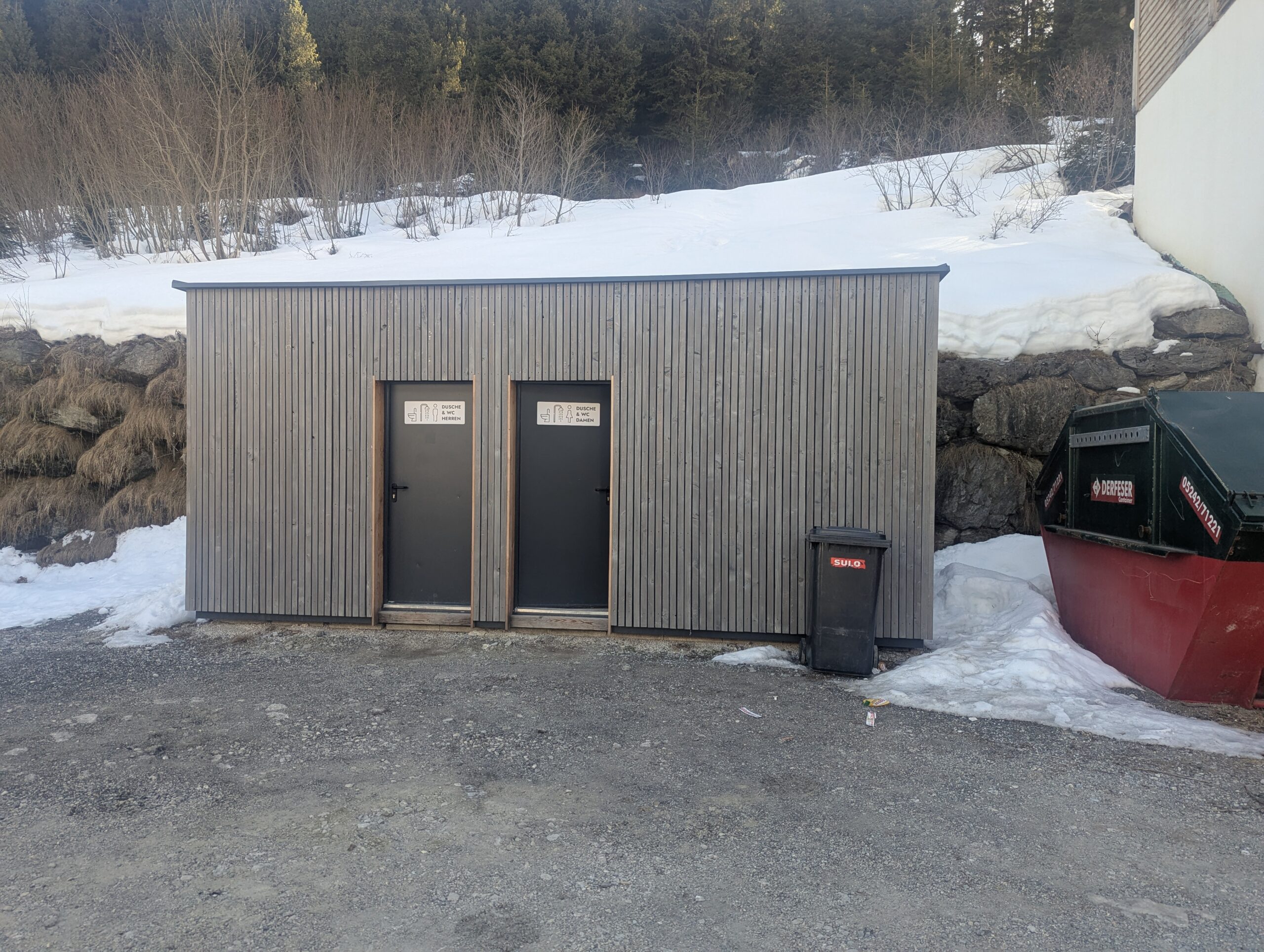 Sanitärhaus auf dem wohnmobilstellplatz Hochfügen im Zillertal