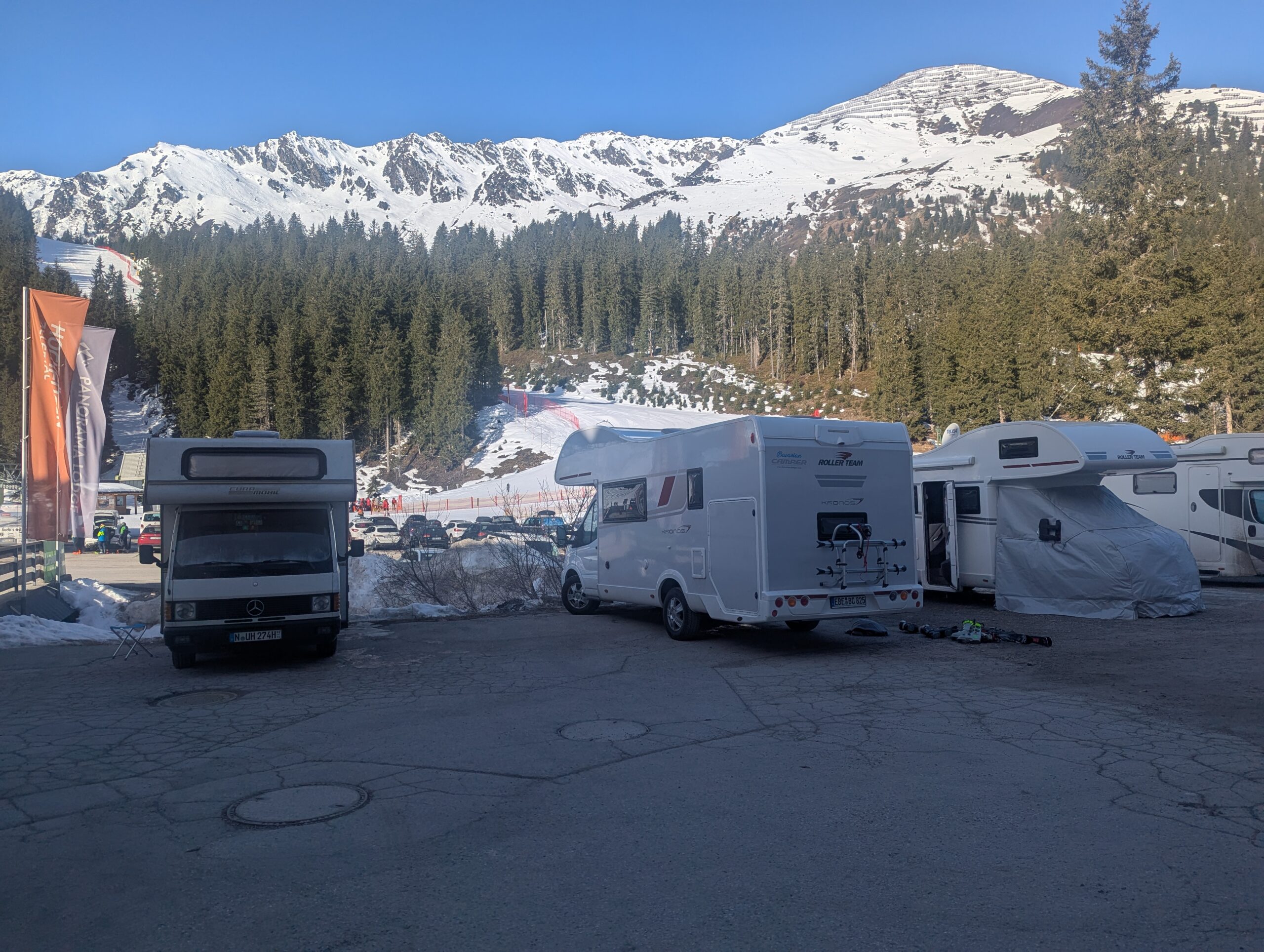 Der Bavarian Camper auf dem Wohnmobilstellplatz in Hochfügen